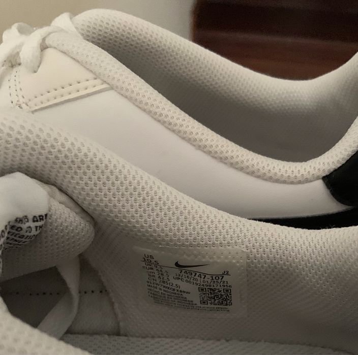 Sapatihas Brancas, Nike