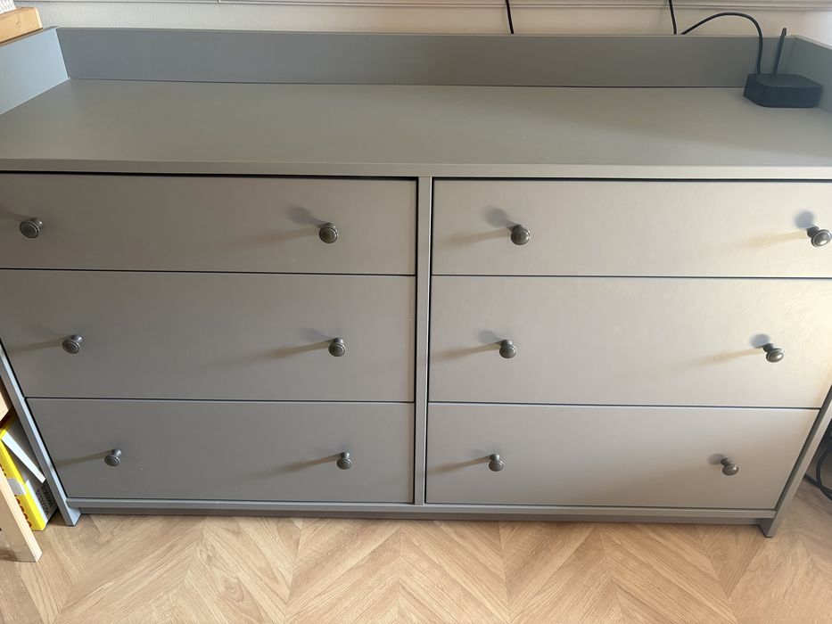 Cómoda Ikea HAUGA