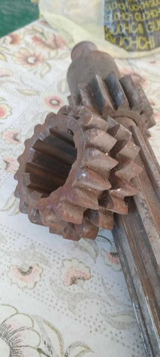 Т-40 шестерні вали і т.д виробництва СРСР.