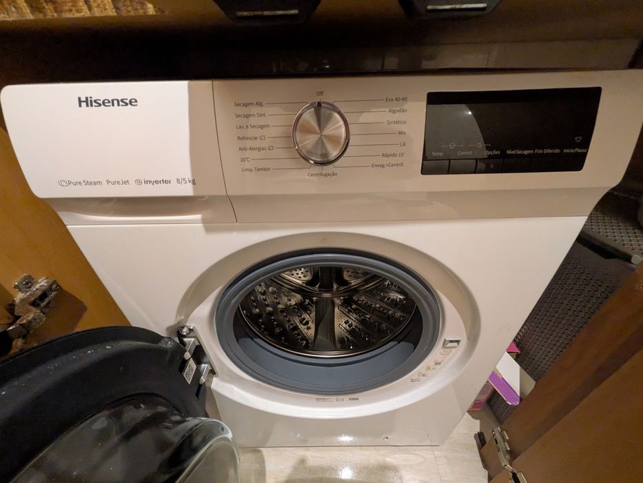 Máquina de lavar e secar Hisense