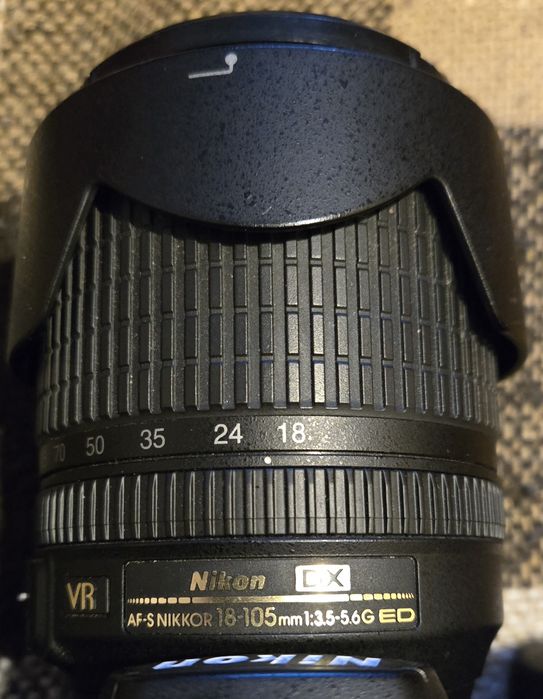 Фотоапарат Nikon D7000 з комплектом всього необхідного для фотозйомки