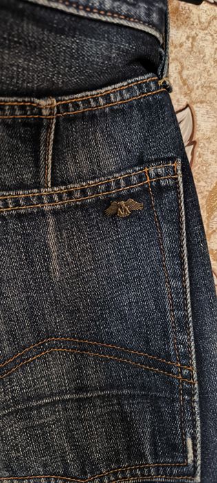 Мужские джинсы Armani Exchange.
