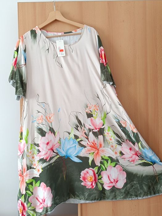 Letnia sukienka wiskozowa w kwiaty litera A