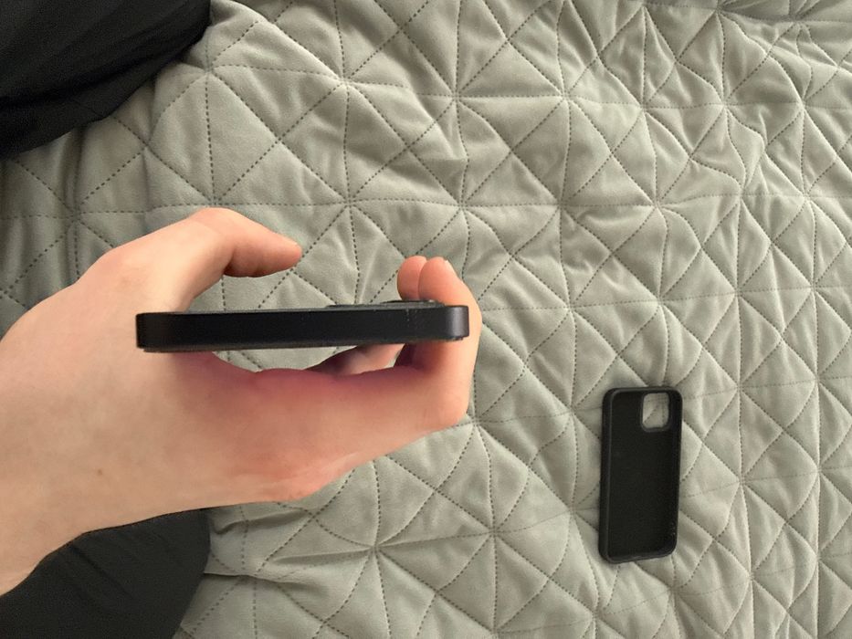 Айфон 12 r-sim в хорошому стані