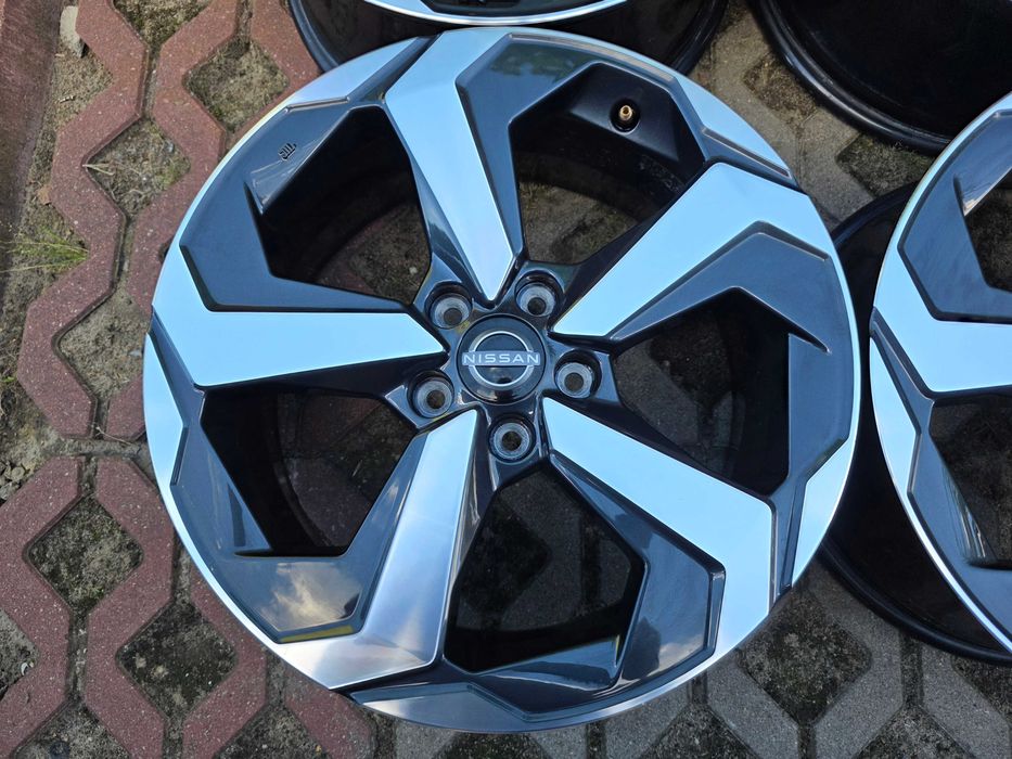 Oryginalne felgi aluminiowe z czujnikami ciśnienia NISSAN QASHQAI J12 18" 5x114,3