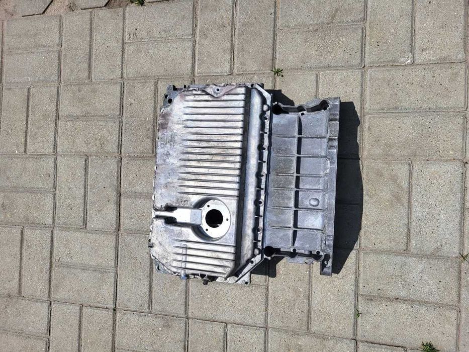 Kompletna miska olejowa AUDI A6 C6 , A8 D3  3,2 FSI .