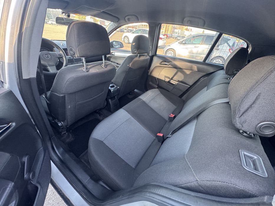 Продам Opel Astra h 2006 року 1.6 бенз