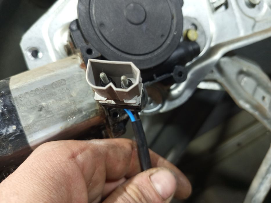 стеклоподъёмник BMW