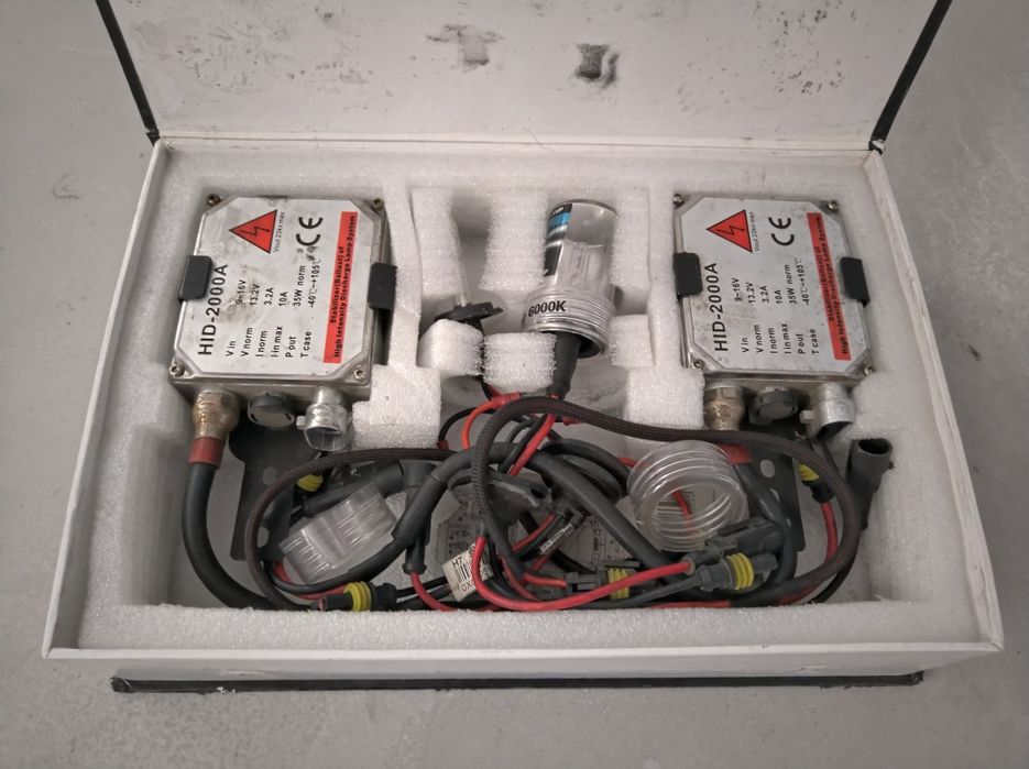 2x conjunto de luzes e balastros xénon H7 (usados)