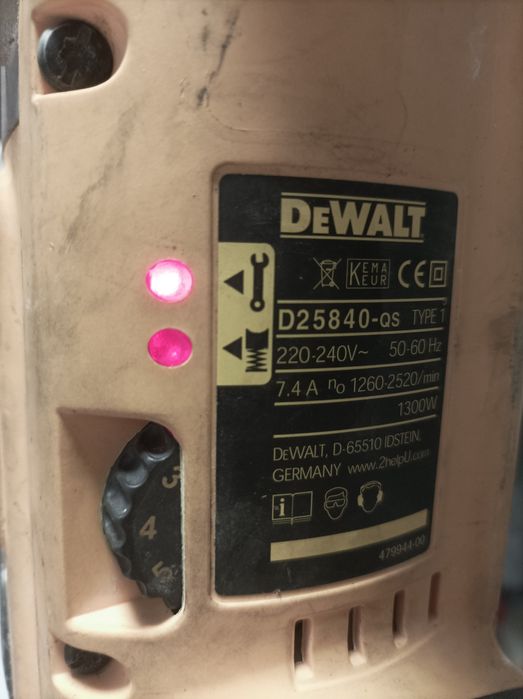 DeWalt D25840K młot kujący SDS Max – walizka,