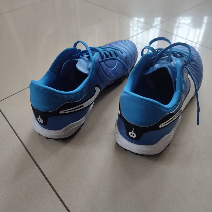 Buty piłkarskie turfy NIKE 42/26,5cm