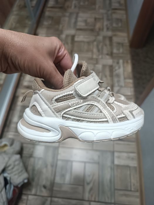 Кросівки дитячі 23 розмір