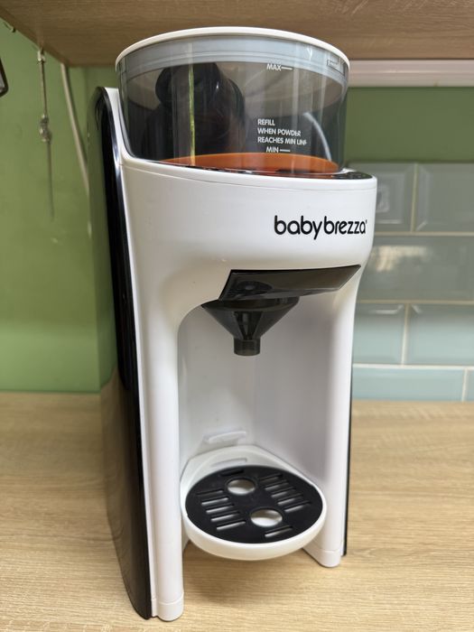 Baby Brezza Formula Pro Advanced – автоматичний приготувач дитячої суміші