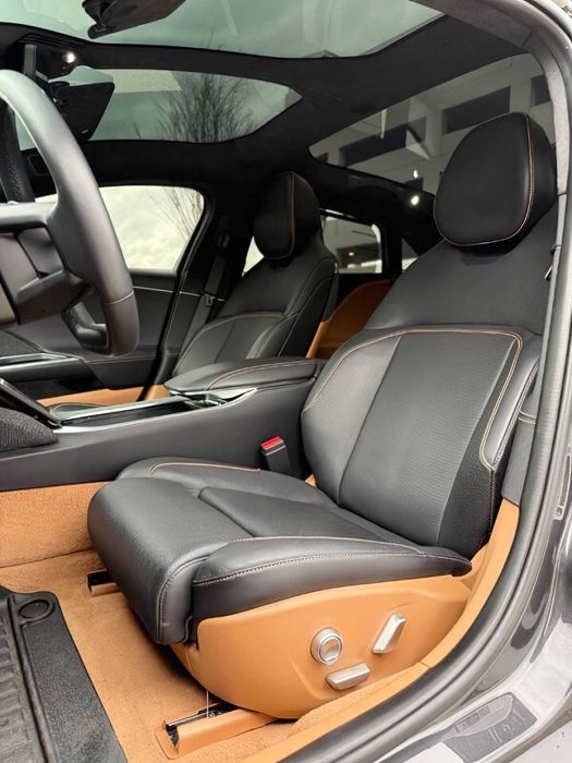 Lucid Air Touring      2023