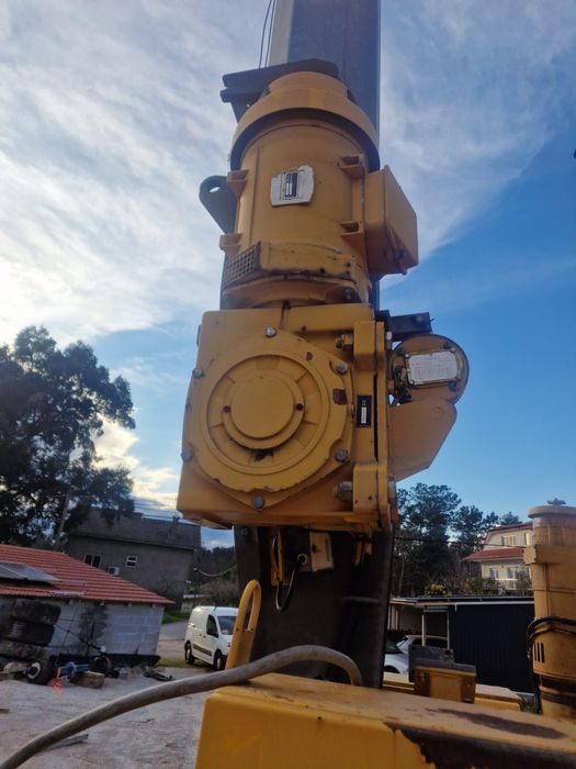 Grua automontante Potain HD 26