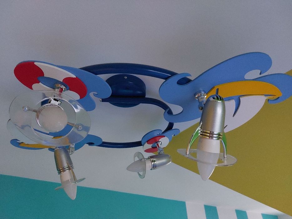 Lampa  sufitowa do pokoju dziecięcego.