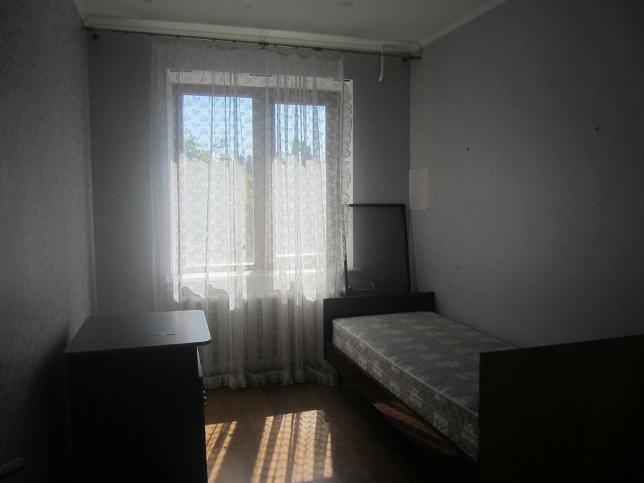 Продається двокімнатна квртира, вул.Колодязна ц2