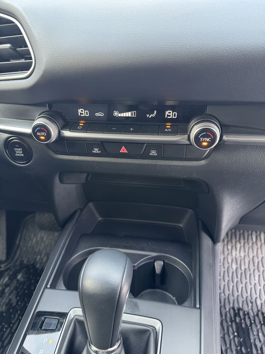 Продам Mazda CX 30 2023