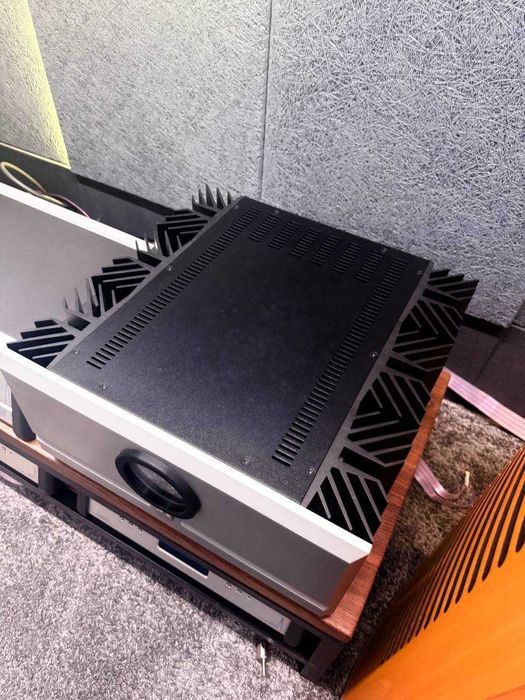 Усилитель мощности Pass Labs X250.8  			