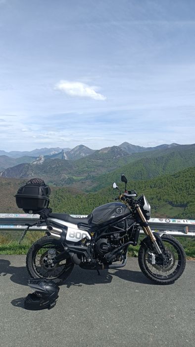Benelli leoncino 800 traill