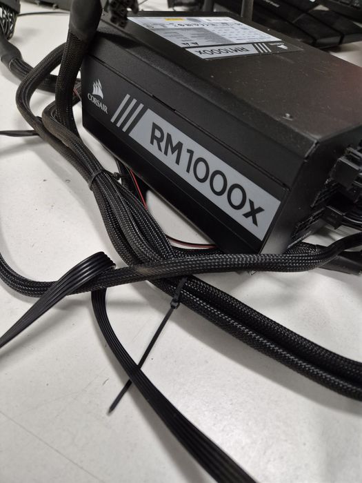 Fonte de alimentação Corsair RM1000x
