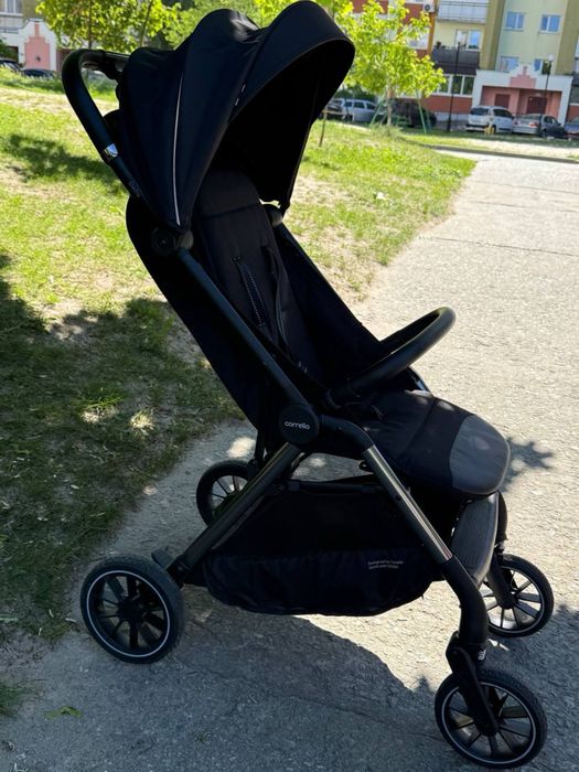 Продам прогулянкову коляску Carrello, чорна