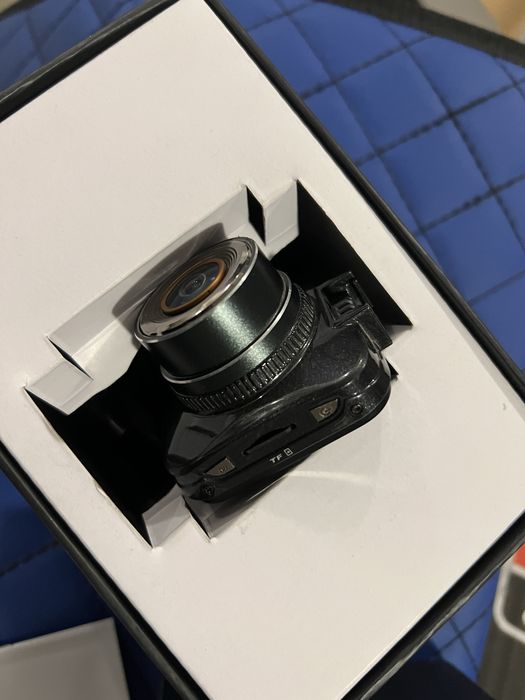 Продаю відеореєстратор Falcon HD43-LCD
