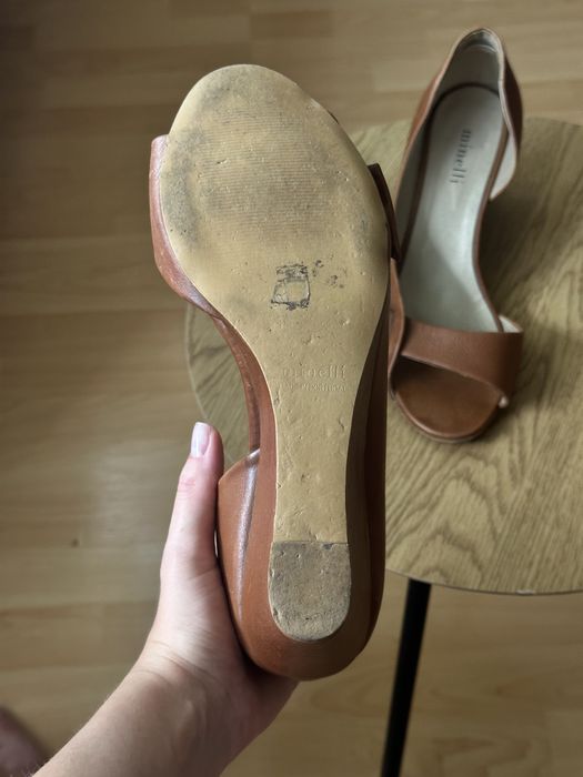 Туфлі на танкетці