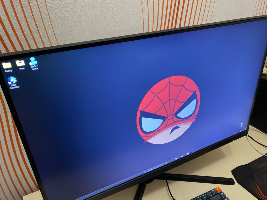 Монитор AOC в идельном состоянии