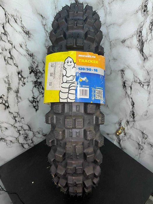 Шина Michelin Tracker 120/90 R18 – готова до будь-яких доріг!