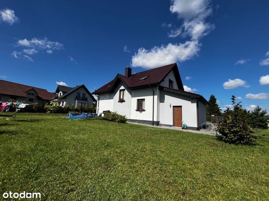 Przestronny dom z dużą działką na przedmieściach M