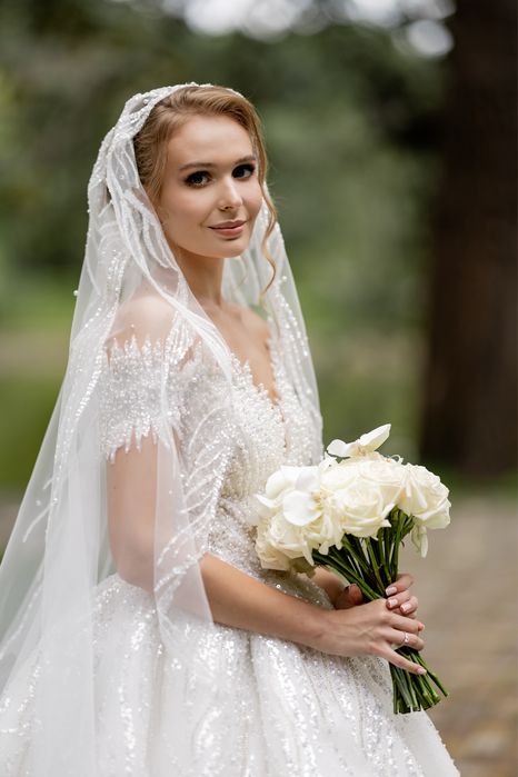 Продається весільна сукня