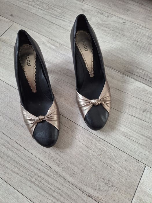 Buty na obcasie , czolenka Ecco
