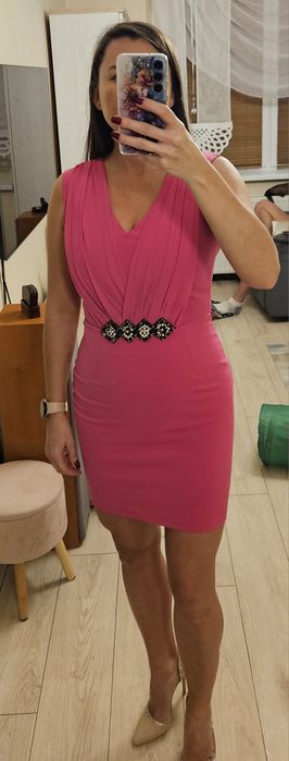 Rózowa elegancka sukienka