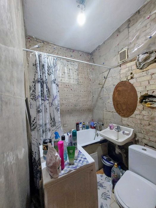 Лівобережна,Дарниця,2к квартира,Дарницька площа Чупринки 8а 50000у.о.