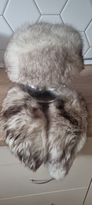 Czapka z lisa z szalikiem