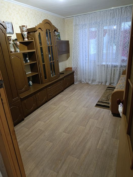Гвардейский .Сдам квартиру двухкомнатную посуточно+380992673661 Евгени
