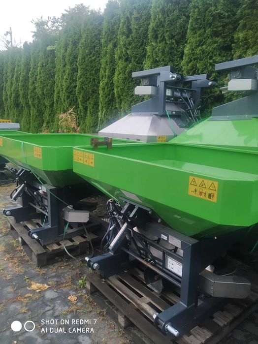 Rozsiewacz nawozów LANGREN RS-800, poj. 800l, 2-tarczowy + plandeka