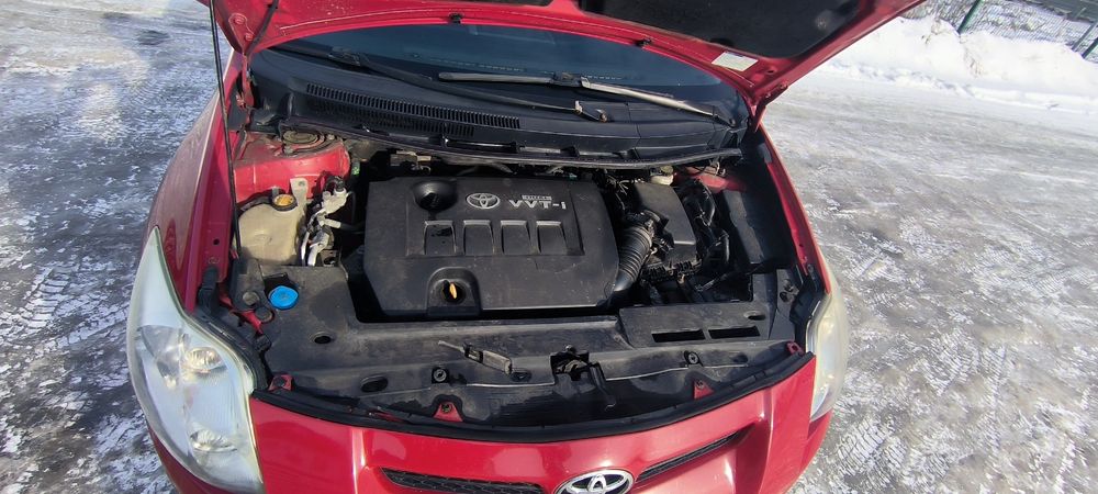 Продаю TOYOTA AURIS 2008