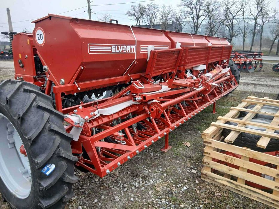 СЕЛЯКА АСТРА 5.4 ПРЕМІУМ - Зернова сівалка Червона Зірка Ельворті