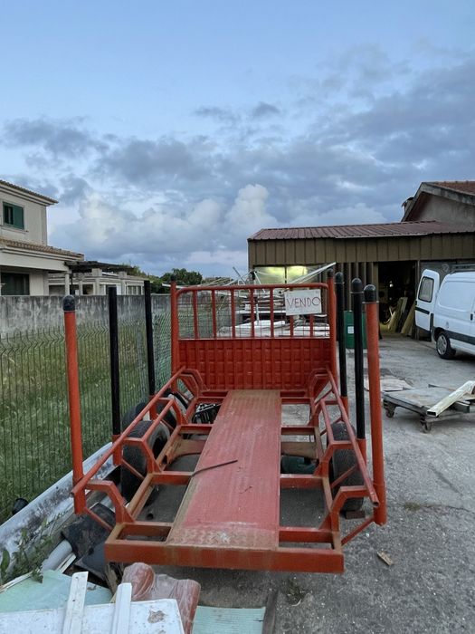 Reboque de carga de madeira