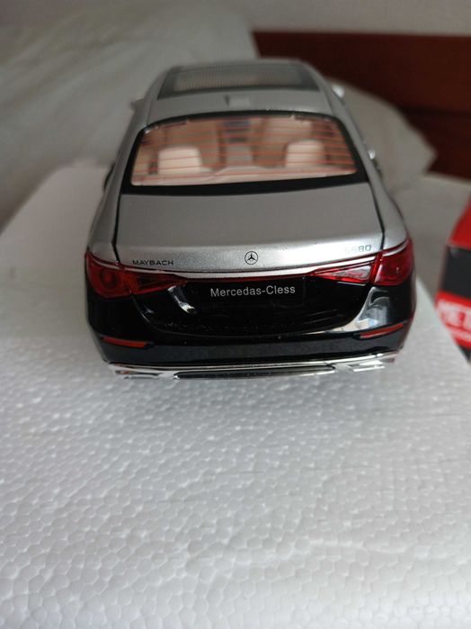 Brinquedo carro eléctrico