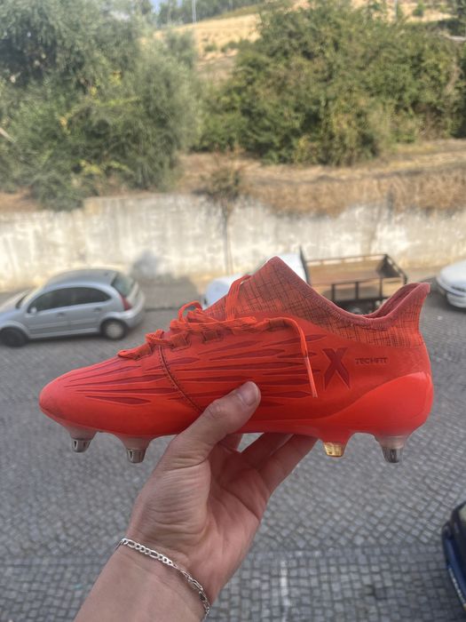 Chuteiras Adidas X16