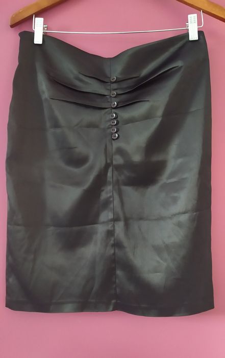 Spódnica z guzikami