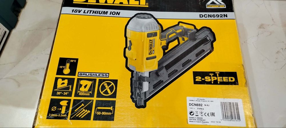 Gwoździarka DeWALT DCN692N bez baterii oraz bez gwarancji