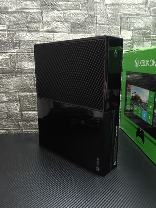 Xbox One + Caixa e comando original