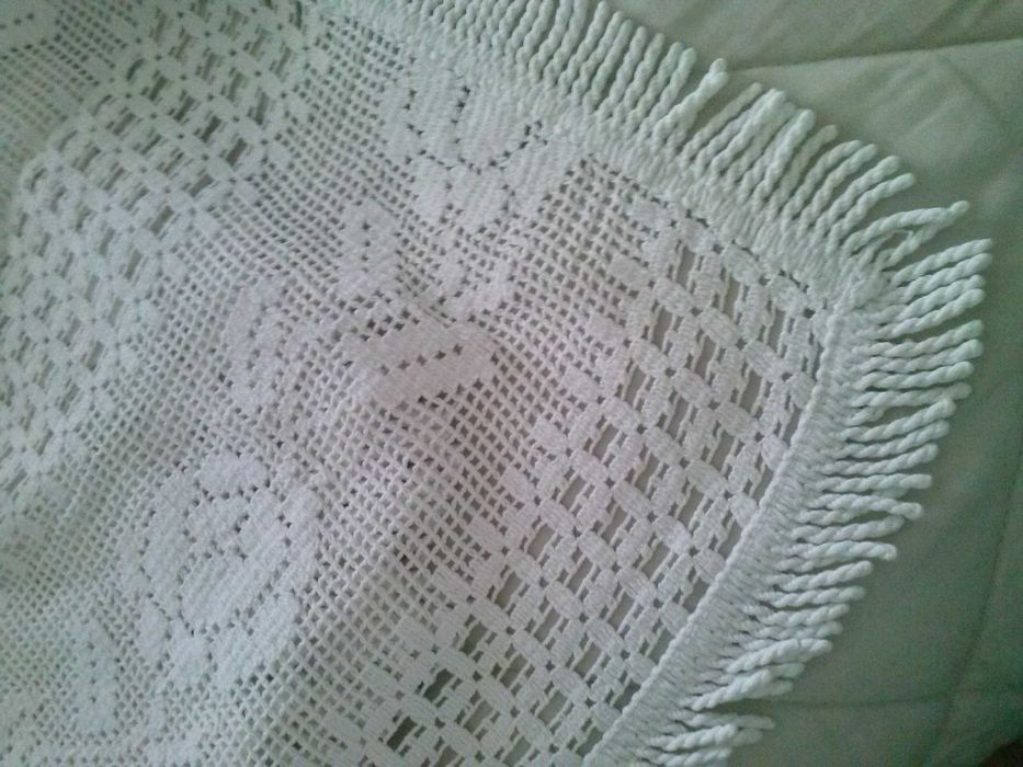 Colcha em renda branca - 2,23m x 1,33m
