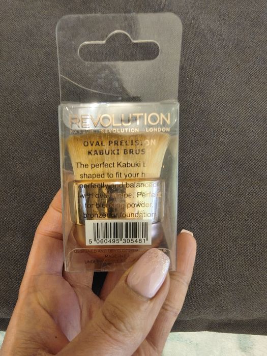 Pędzel kabuki Revolution