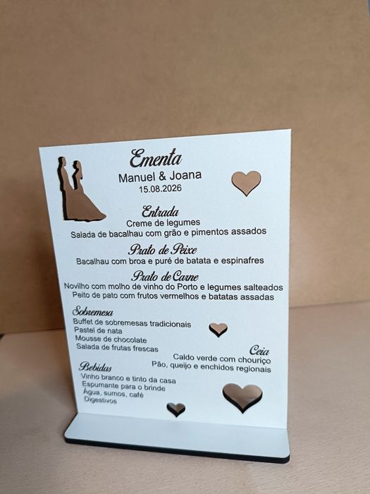 Ementa casamento gravada em mdf para mesa de convidados