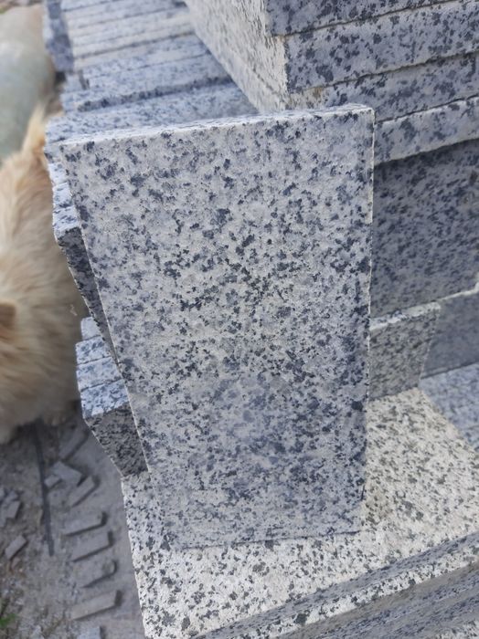 Бруківка пиляна ,термооброблена.